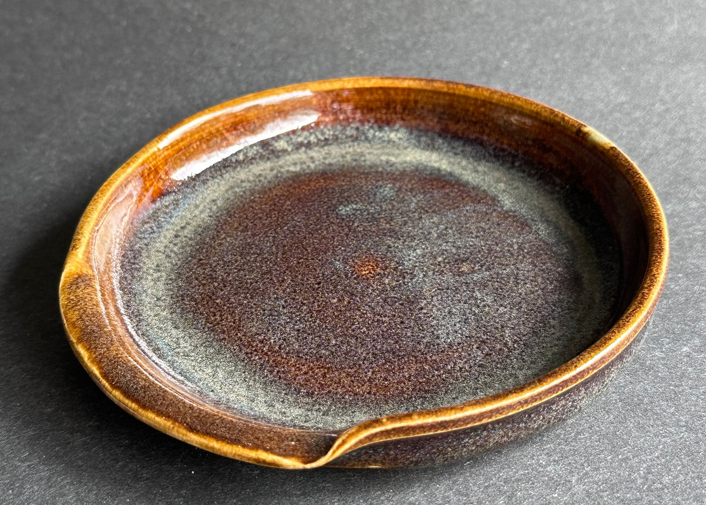 Brown-green Spoonrest