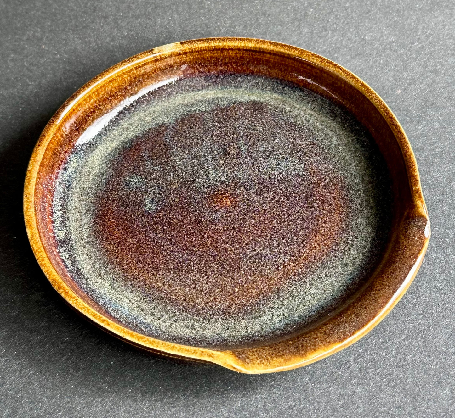 Brown-green Spoonrest