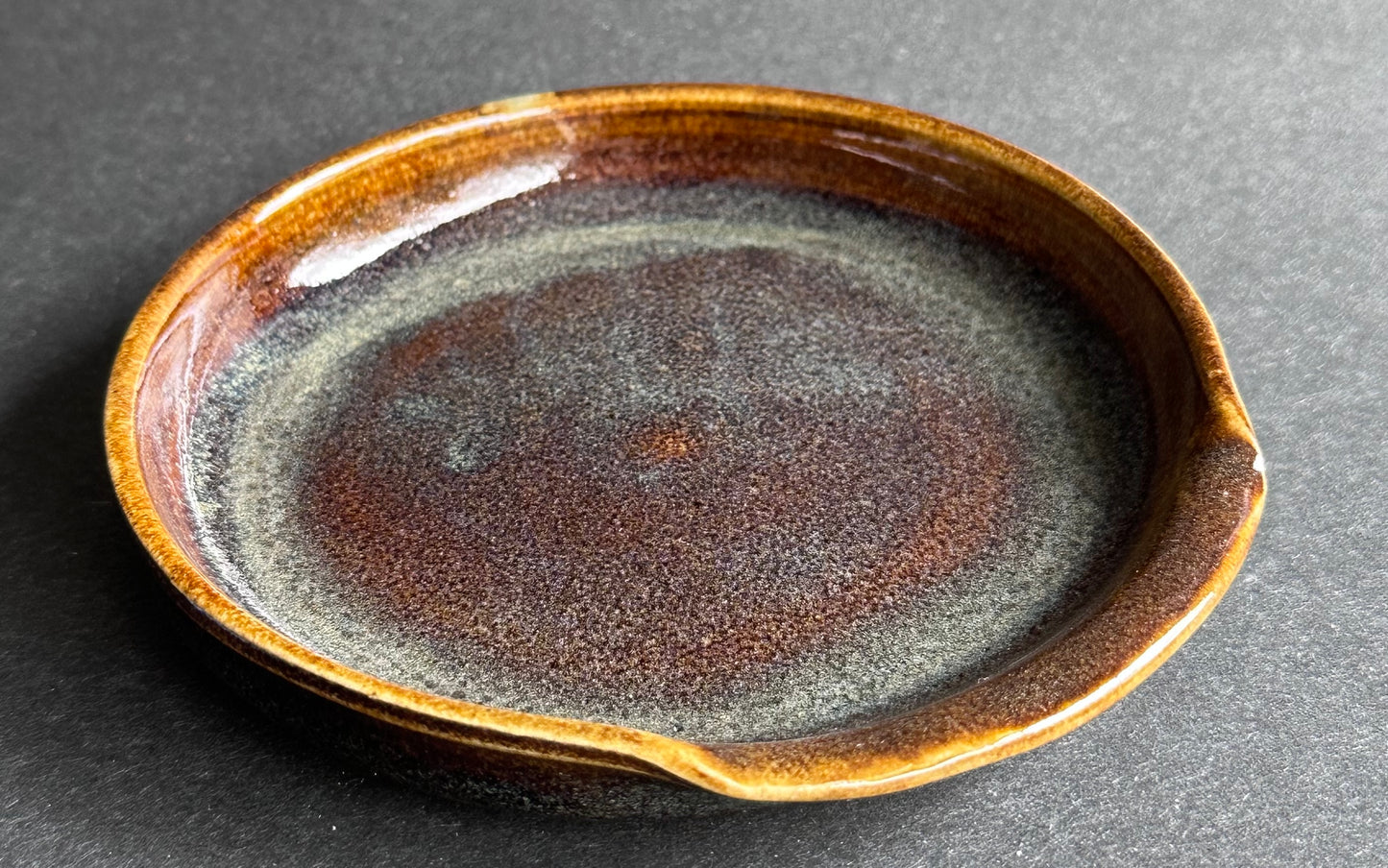 Brown-green Spoonrest