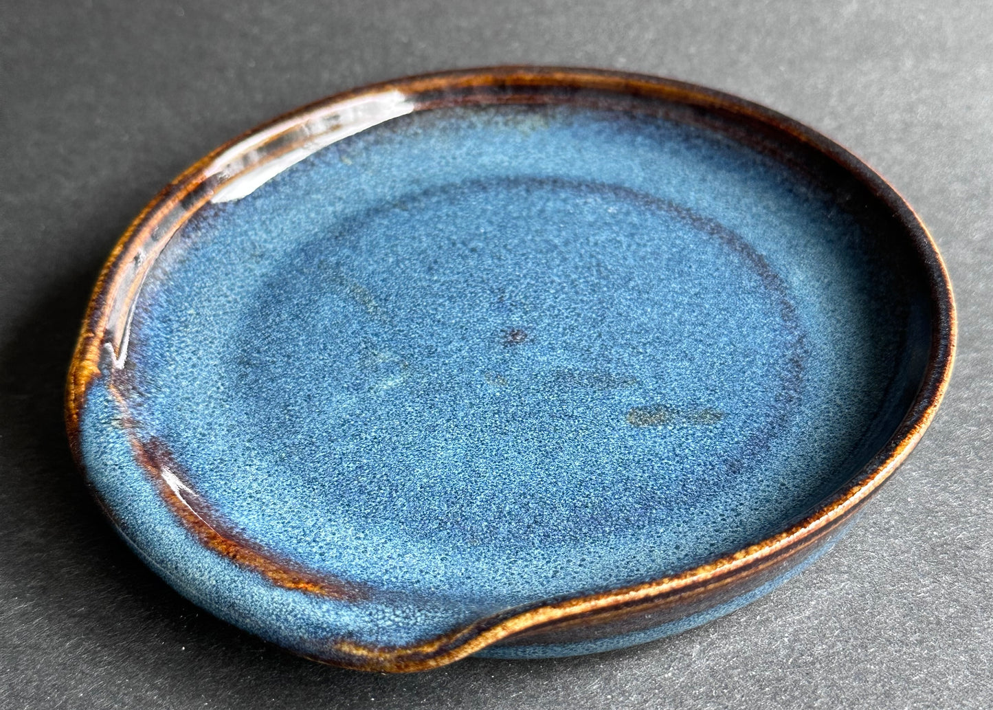 Blue-brown Spoonrest