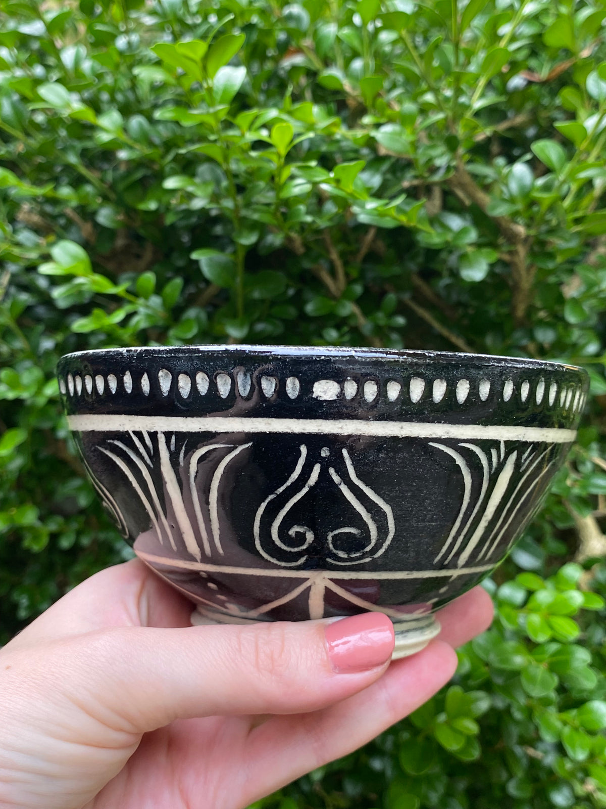Greco Roman Sgraffito Bowl on White Clay
