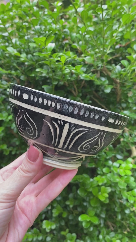 Greco Roman Sgraffito Bowl on White Clay